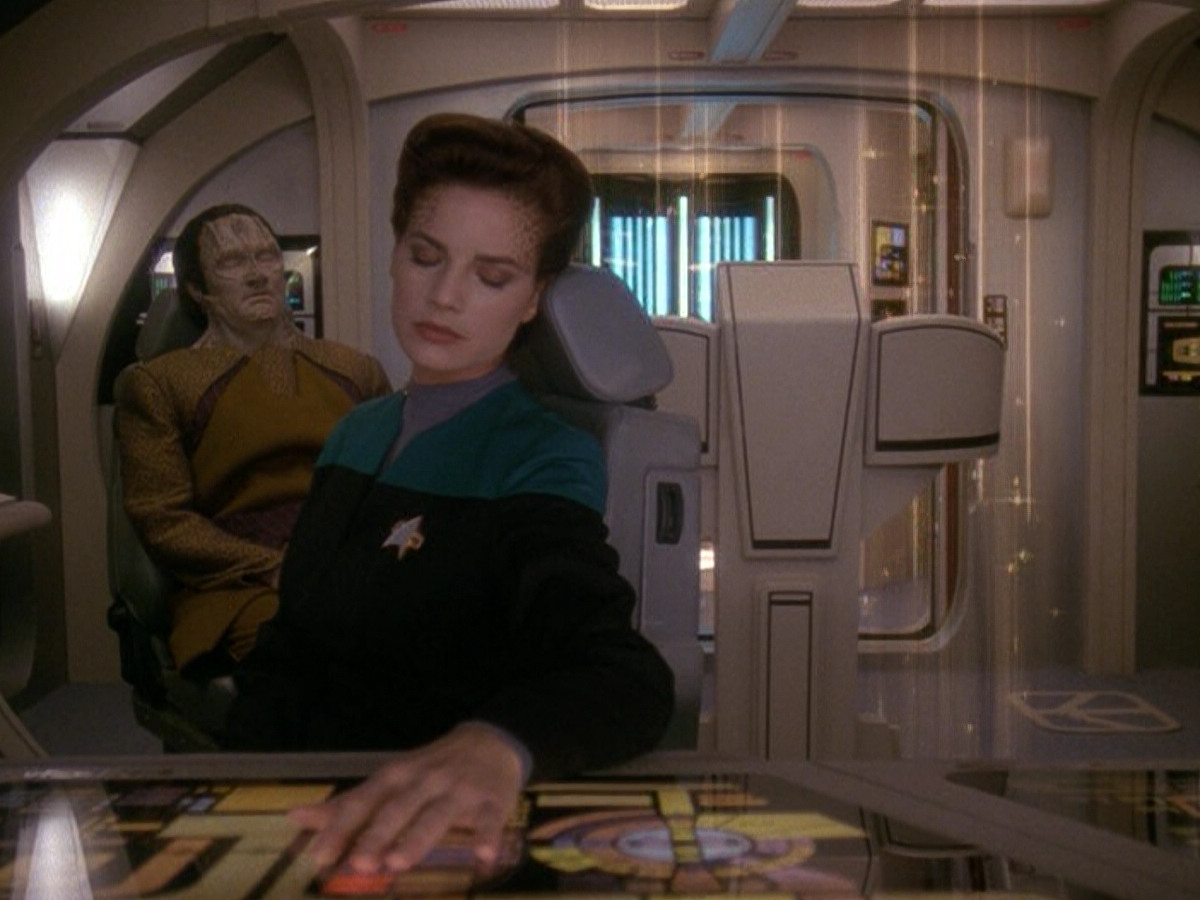 extant_StarTrek_DS9_5x08-ThingsPast_00217.jpg