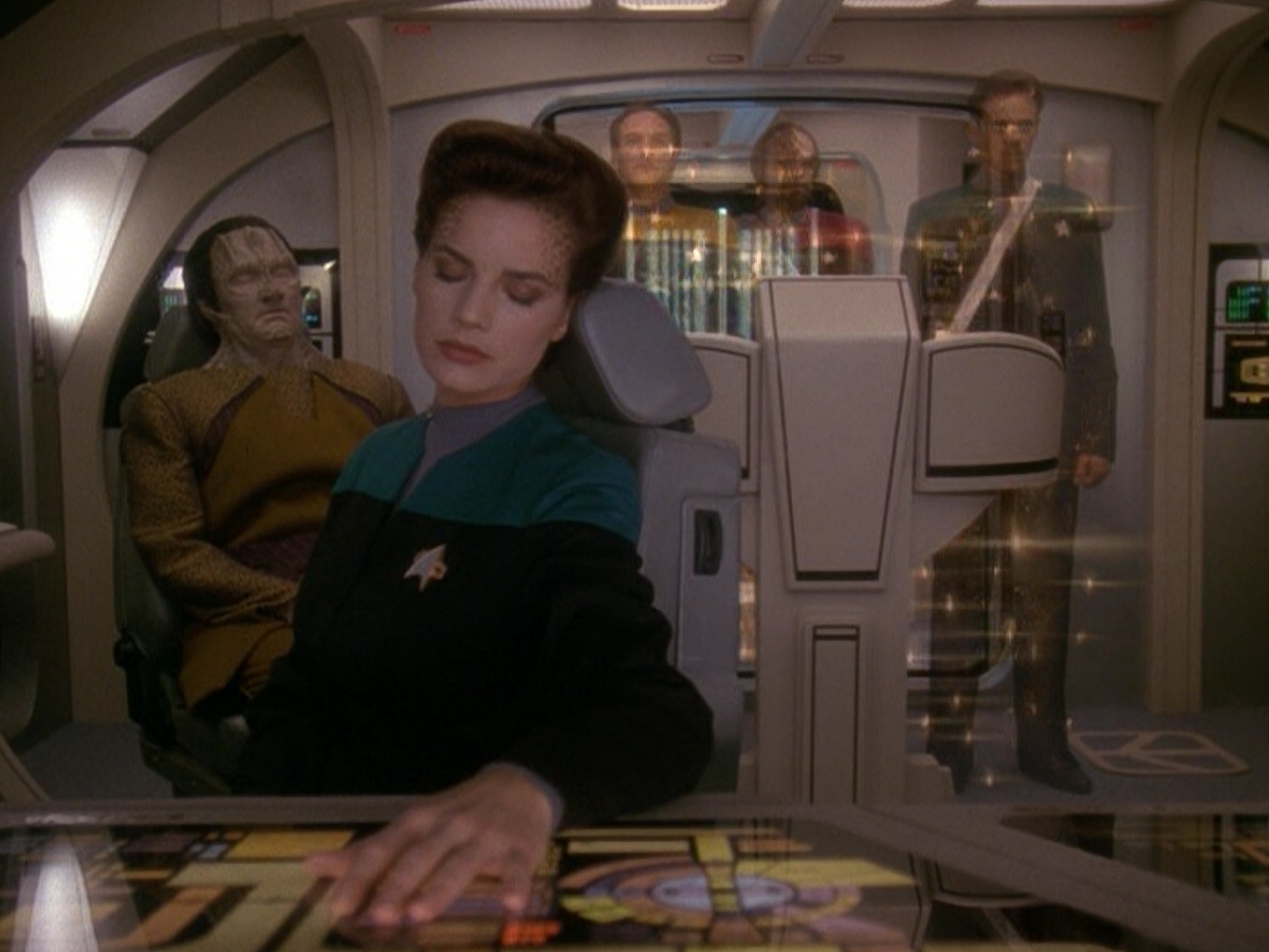 extant_StarTrek_DS9_5x08-ThingsPast_00219.jpg