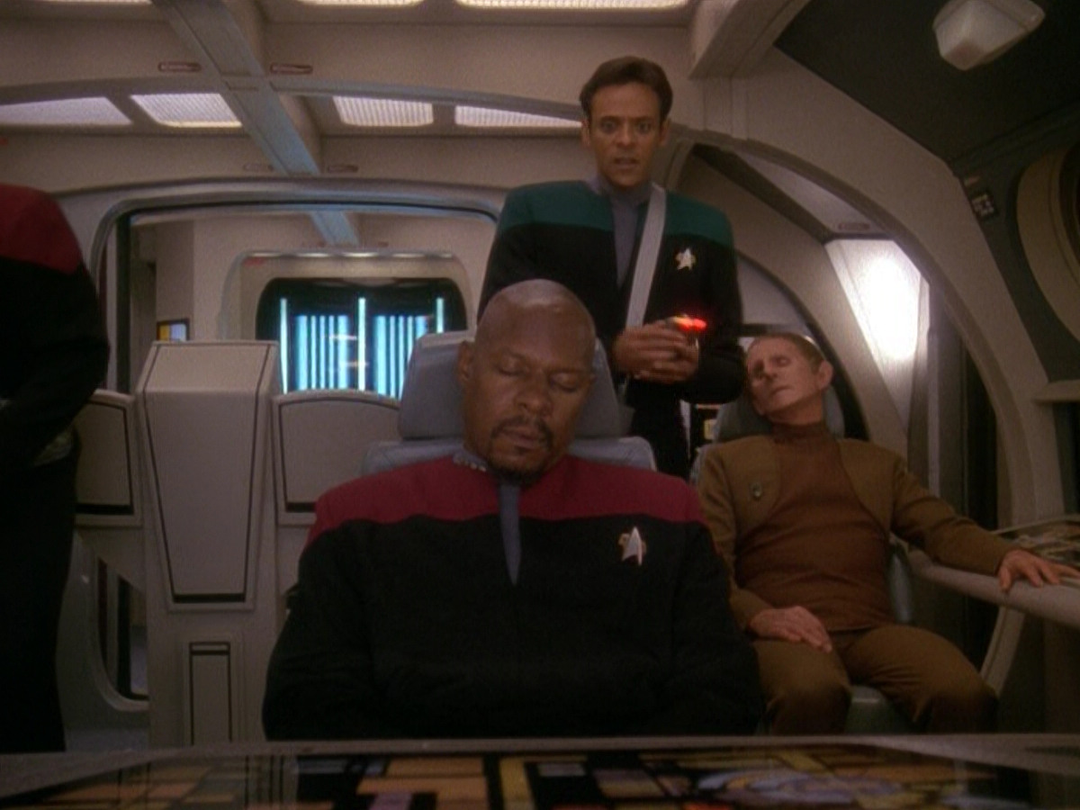 extant_StarTrek_DS9_5x08-ThingsPast_00228.jpg