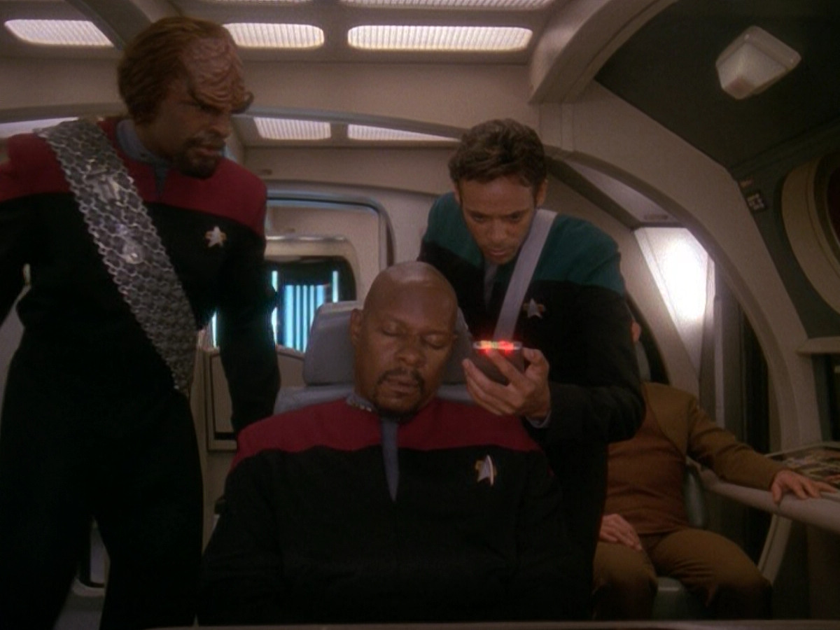 extant_StarTrek_DS9_5x08-ThingsPast_00234.jpg