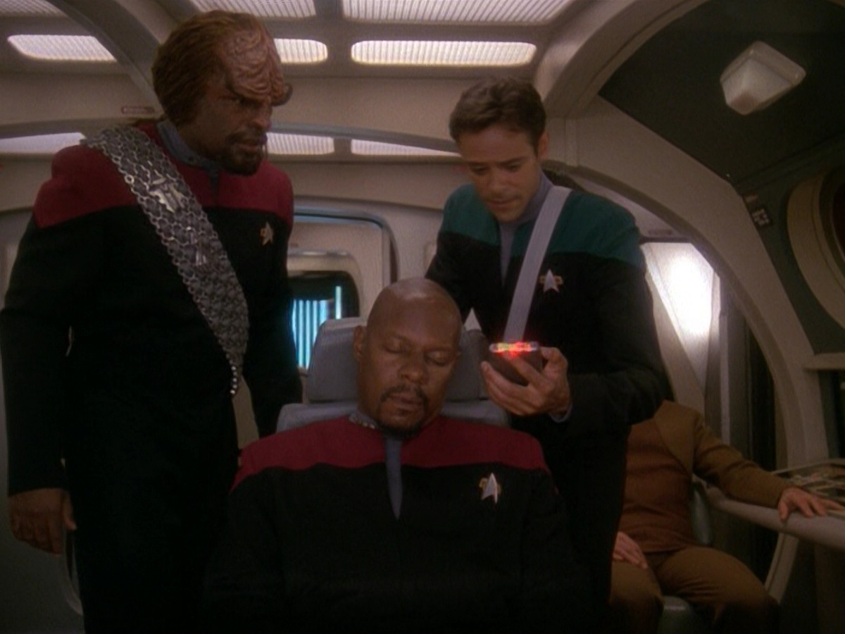 extant_StarTrek_DS9_5x08-ThingsPast_00235.jpg