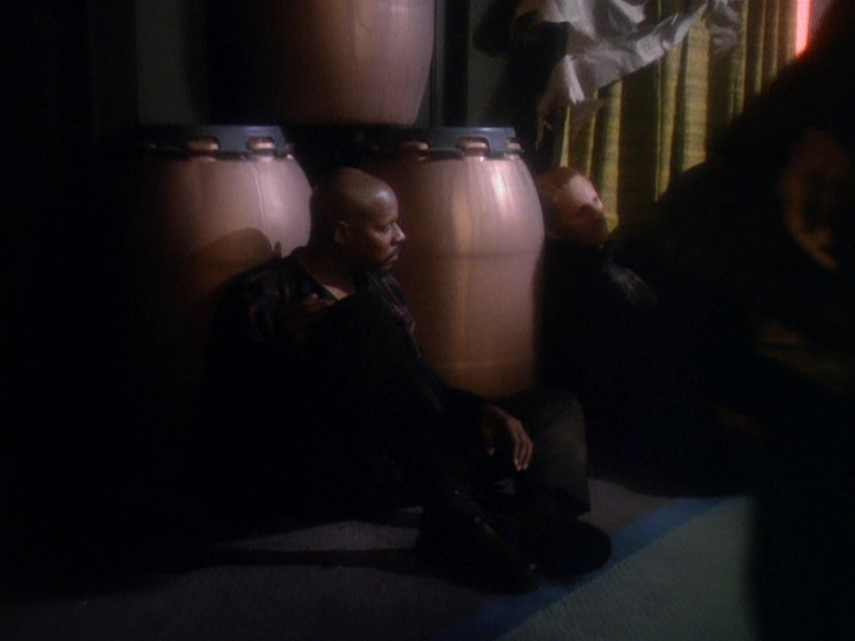 extant_StarTrek_DS9_5x08-ThingsPast_00264.jpg