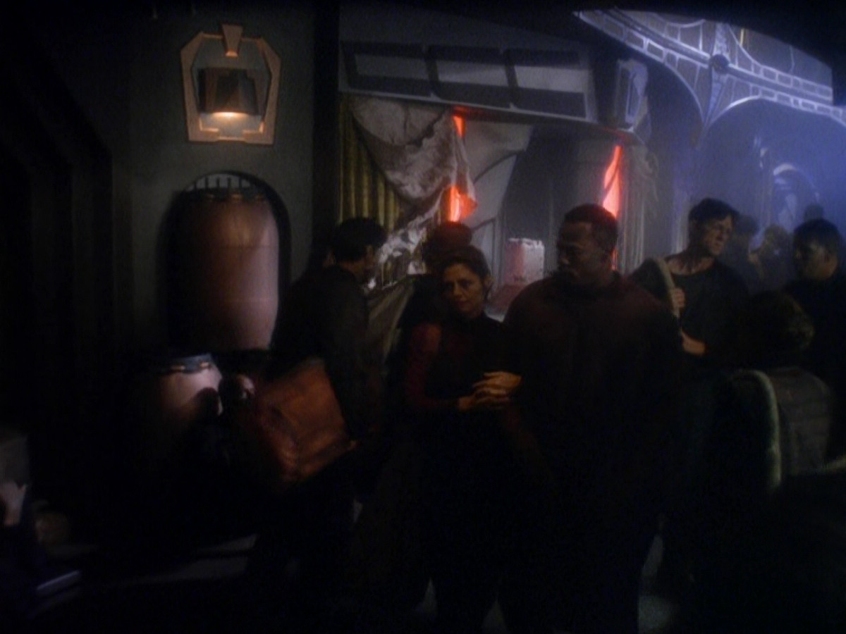 extant_StarTrek_DS9_5x08-ThingsPast_00277.jpg