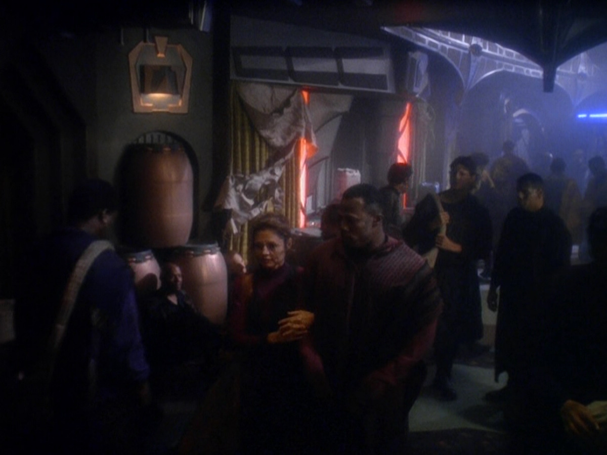 extant_StarTrek_DS9_5x08-ThingsPast_00280.jpg