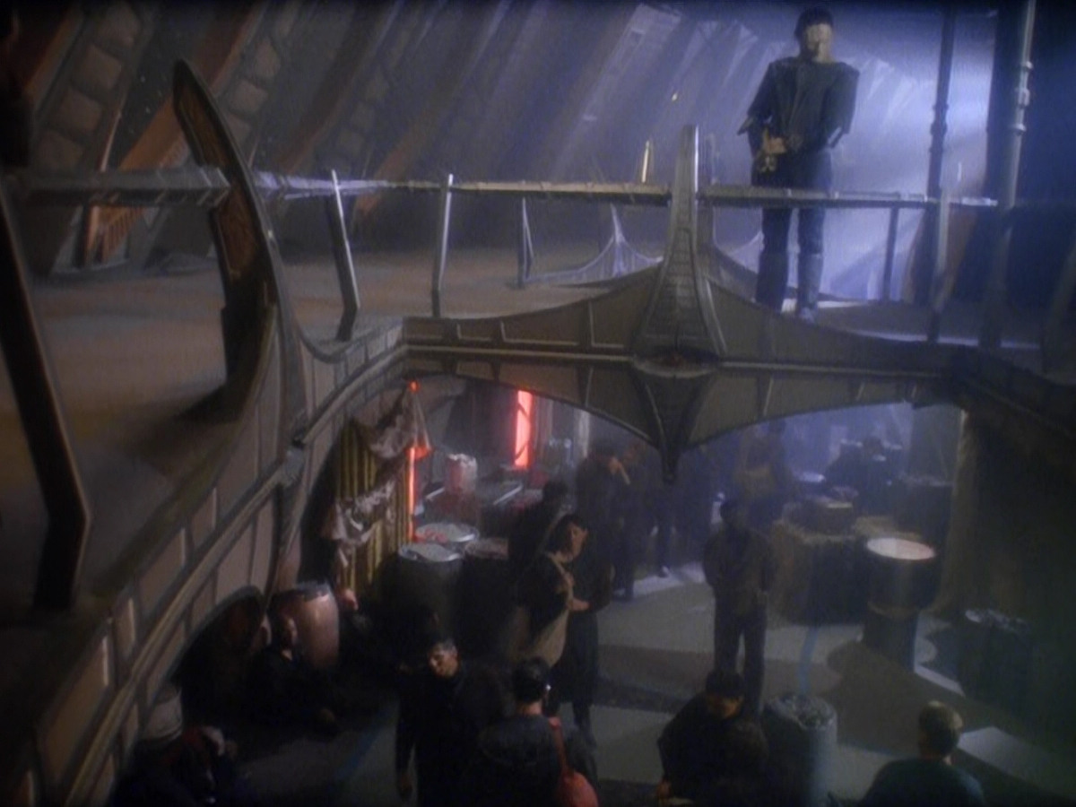 extant_StarTrek_DS9_5x08-ThingsPast_00290.jpg