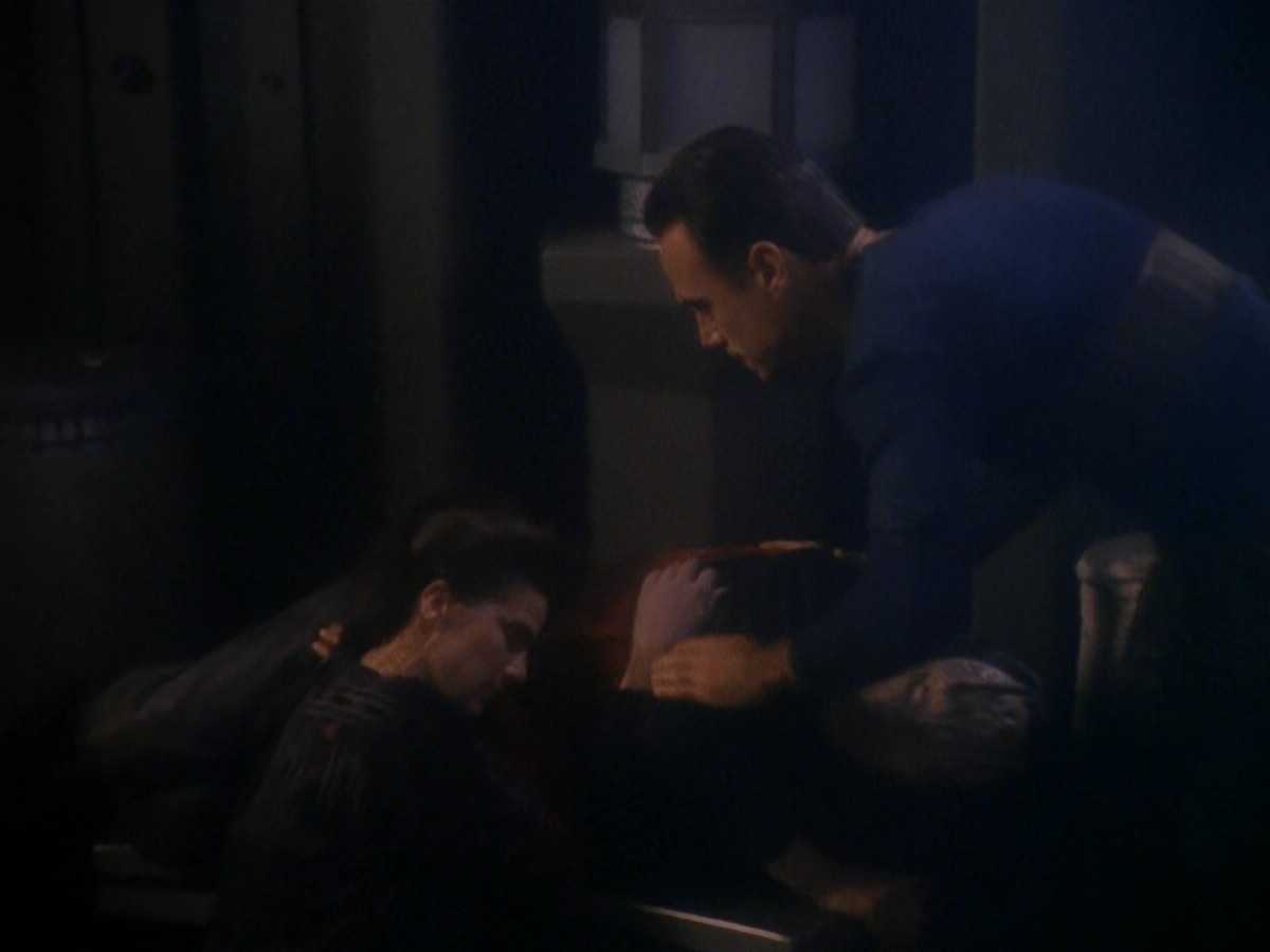 extant_StarTrek_DS9_5x08-ThingsPast_00476.jpg