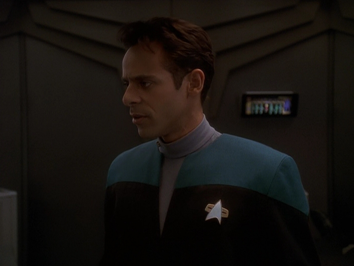 extant_StarTrek_DS9_5x08-ThingsPast_00556.jpg
