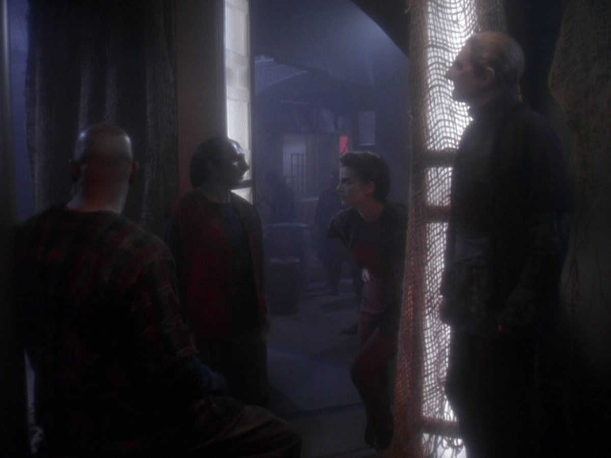 extant_StarTrek_DS9_5x08-ThingsPast_00627.jpg