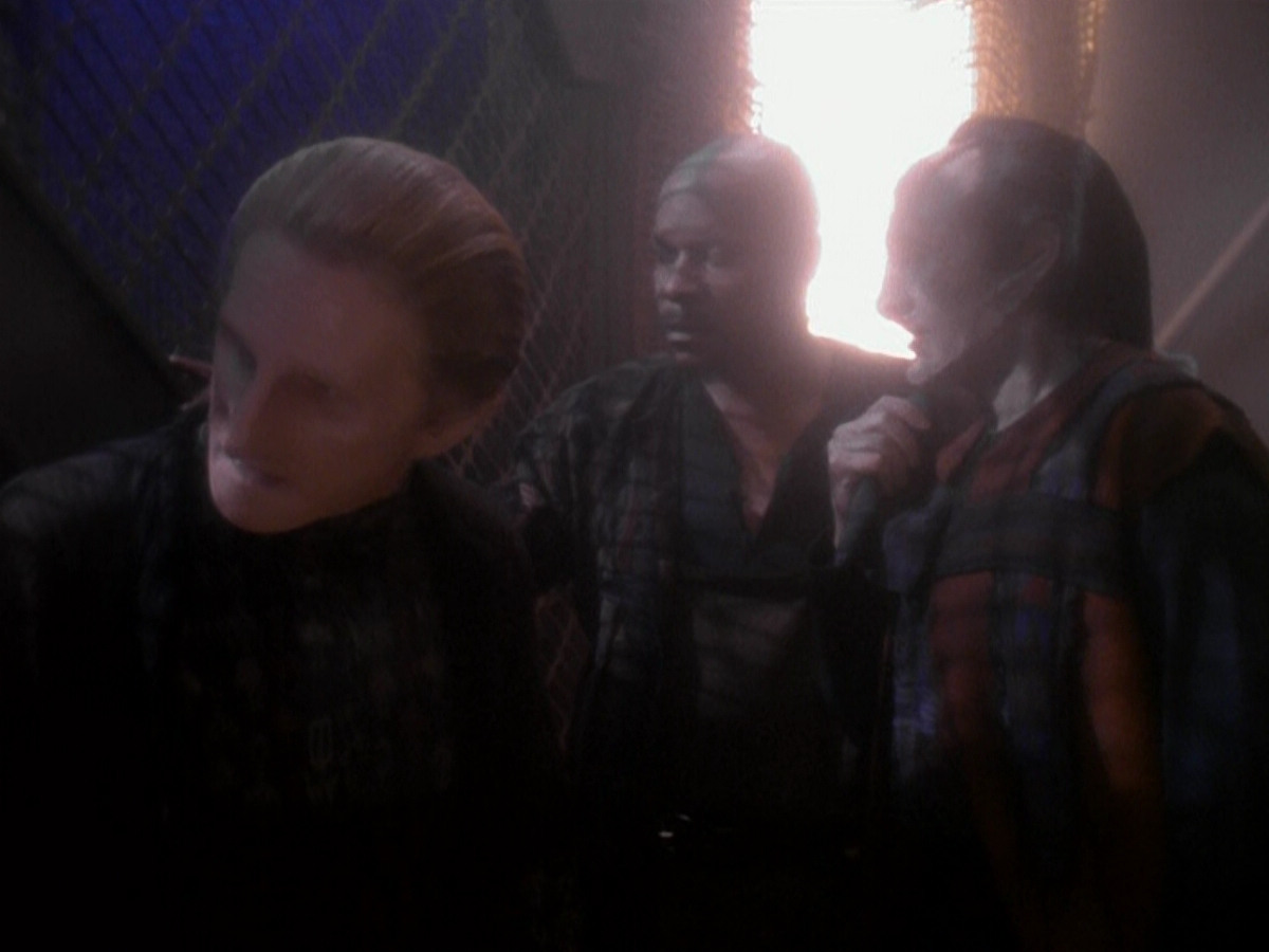 extant_StarTrek_DS9_5x08-ThingsPast_01091.jpg