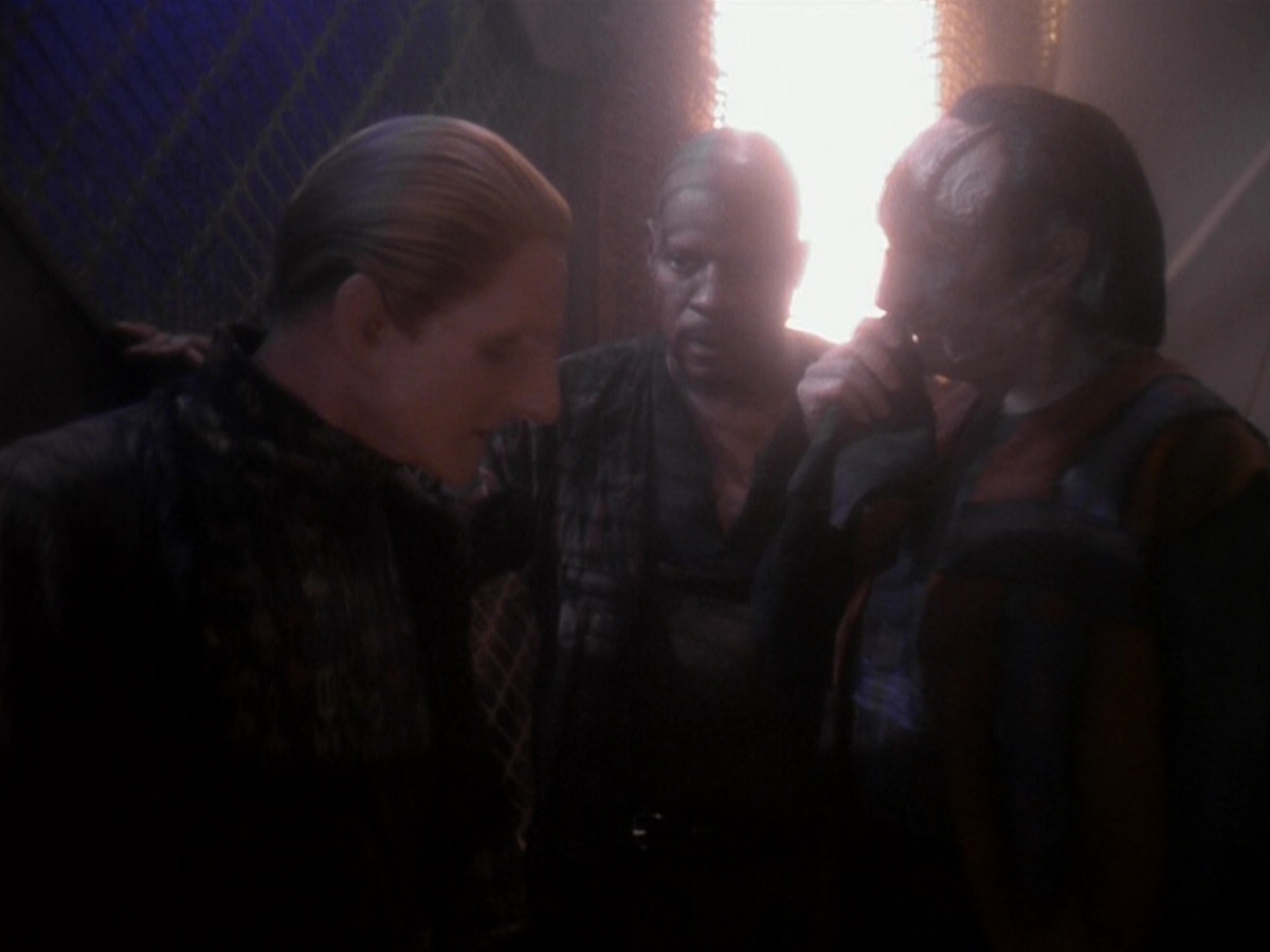 extant_StarTrek_DS9_5x08-ThingsPast_01101.jpg