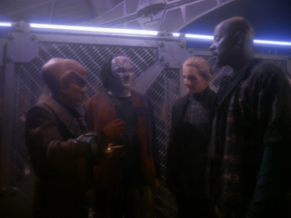 extant_StarTrek_DS9_5x08-ThingsPast_01305.jpg