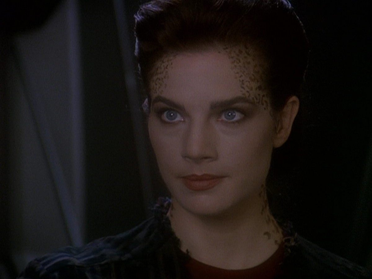 extant_StarTrek_DS9_5x08-ThingsPast_01559.jpg