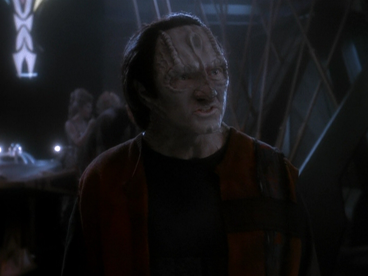 extant_StarTrek_DS9_5x08-ThingsPast_01589.jpg