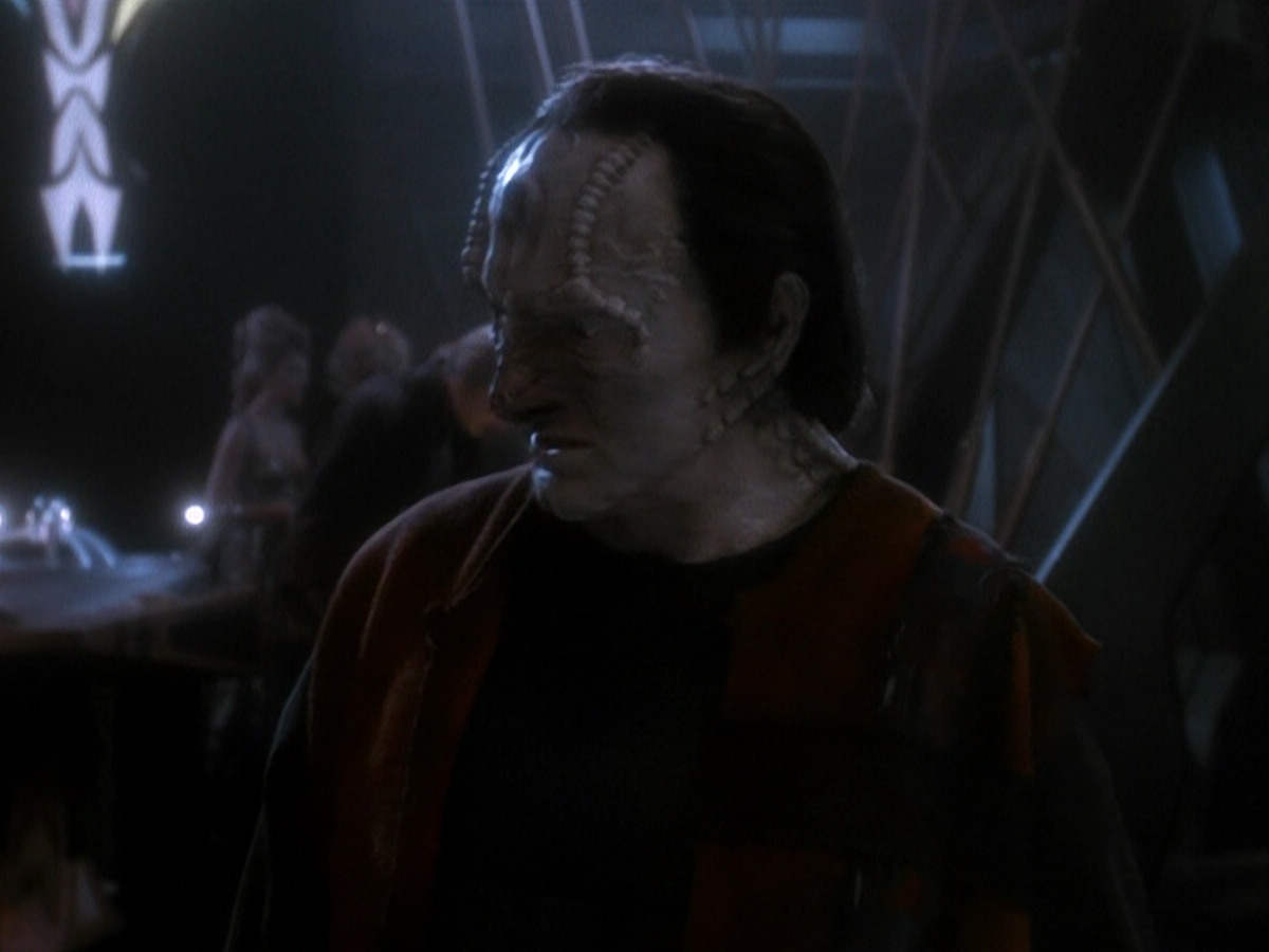 extant_StarTrek_DS9_5x08-ThingsPast_01594.jpg