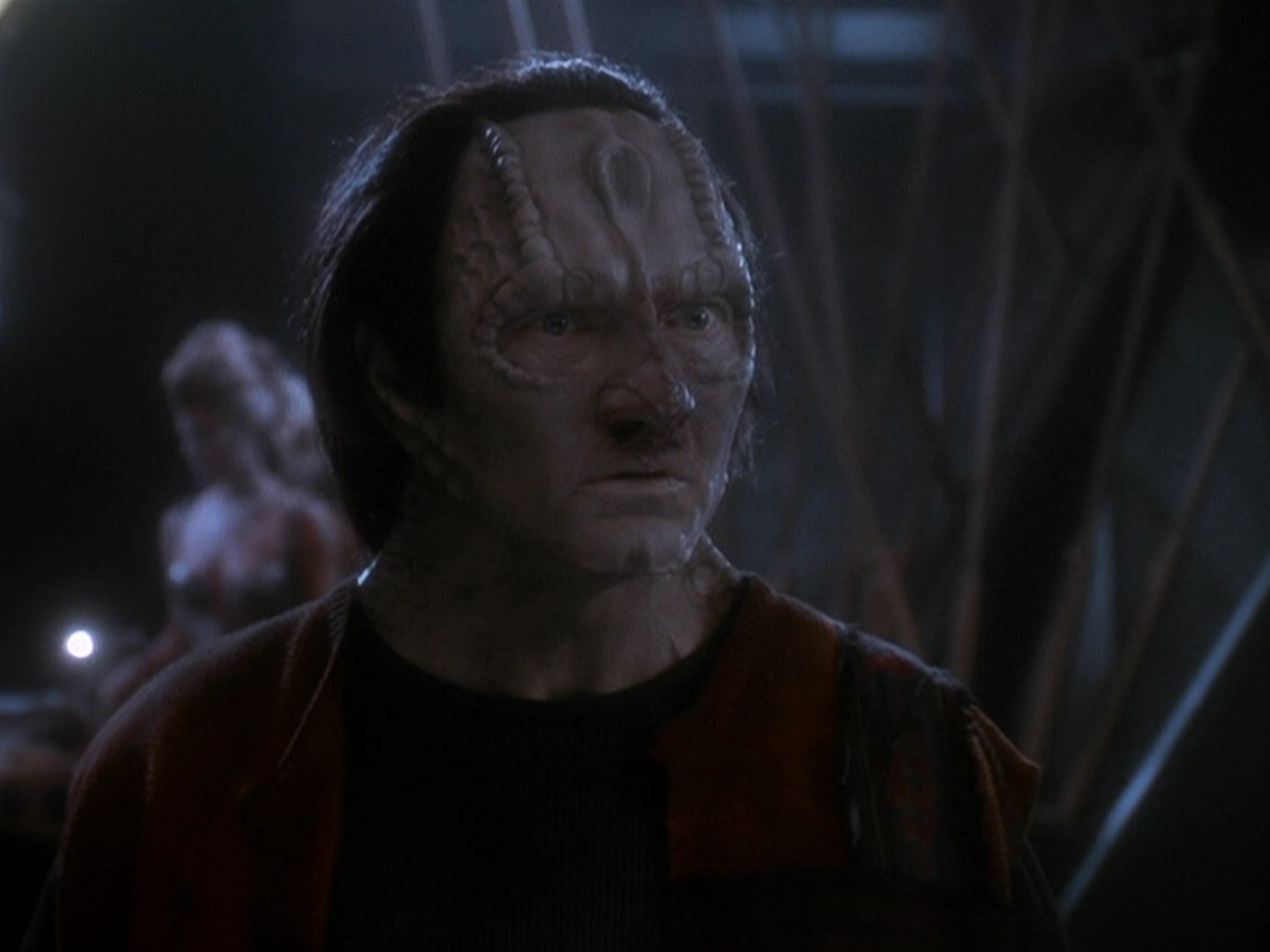 extant_StarTrek_DS9_5x08-ThingsPast_01687.jpg