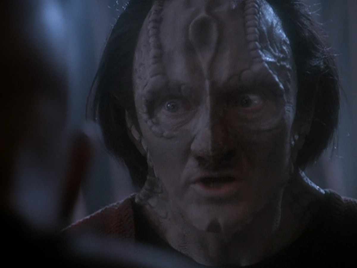 extant_StarTrek_DS9_5x08-ThingsPast_01941.jpg