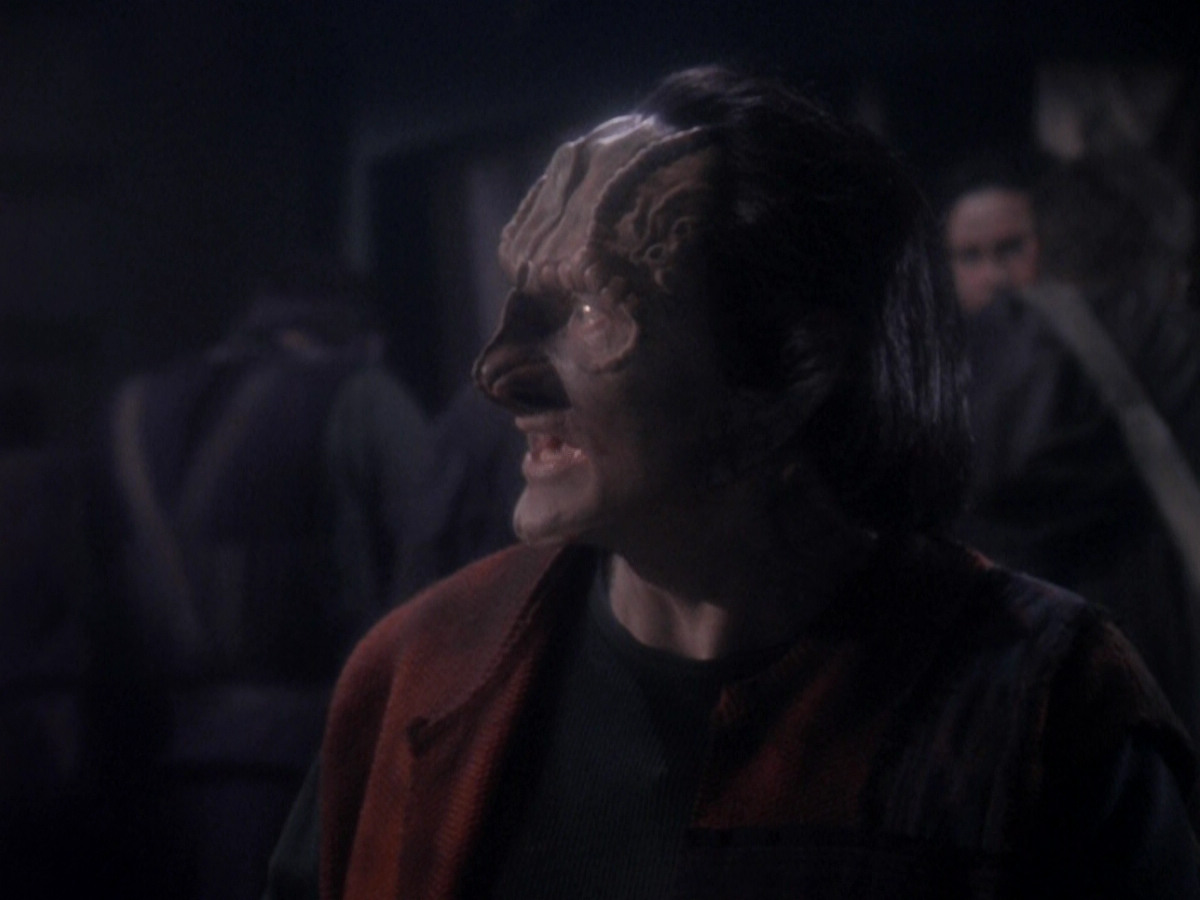 extant_StarTrek_DS9_5x08-ThingsPast_02078.jpg