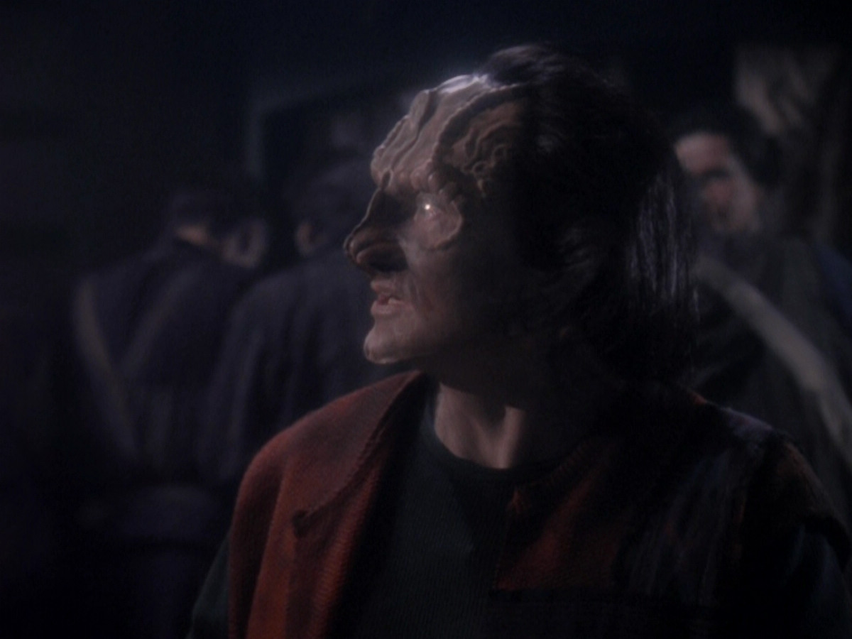 extant_StarTrek_DS9_5x08-ThingsPast_02080.jpg