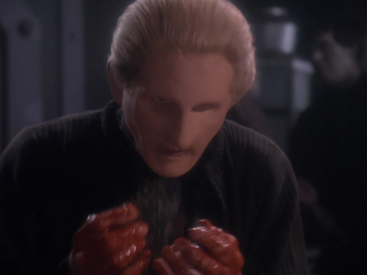 extant_StarTrek_DS9_5x08-ThingsPast_02101.jpg