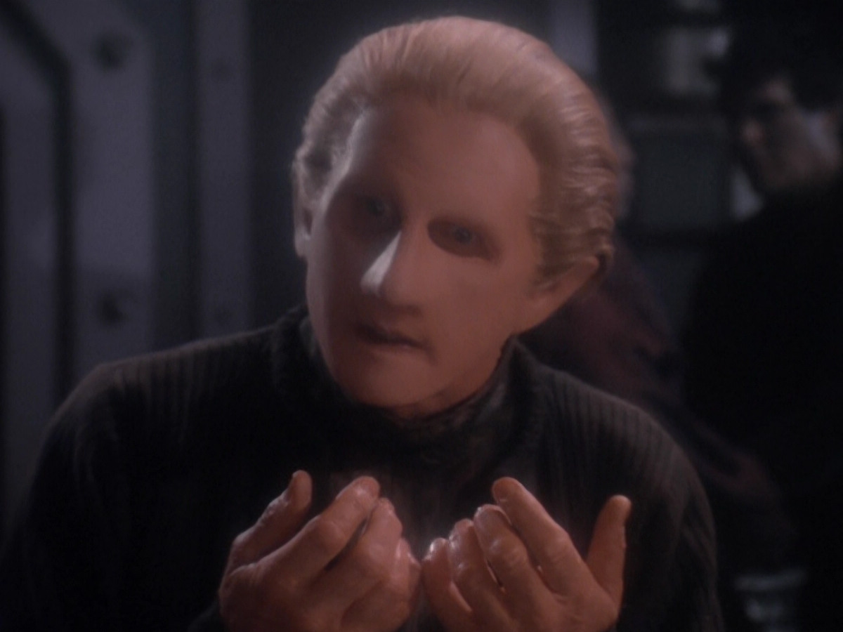extant_StarTrek_DS9_5x08-ThingsPast_02109.jpg
