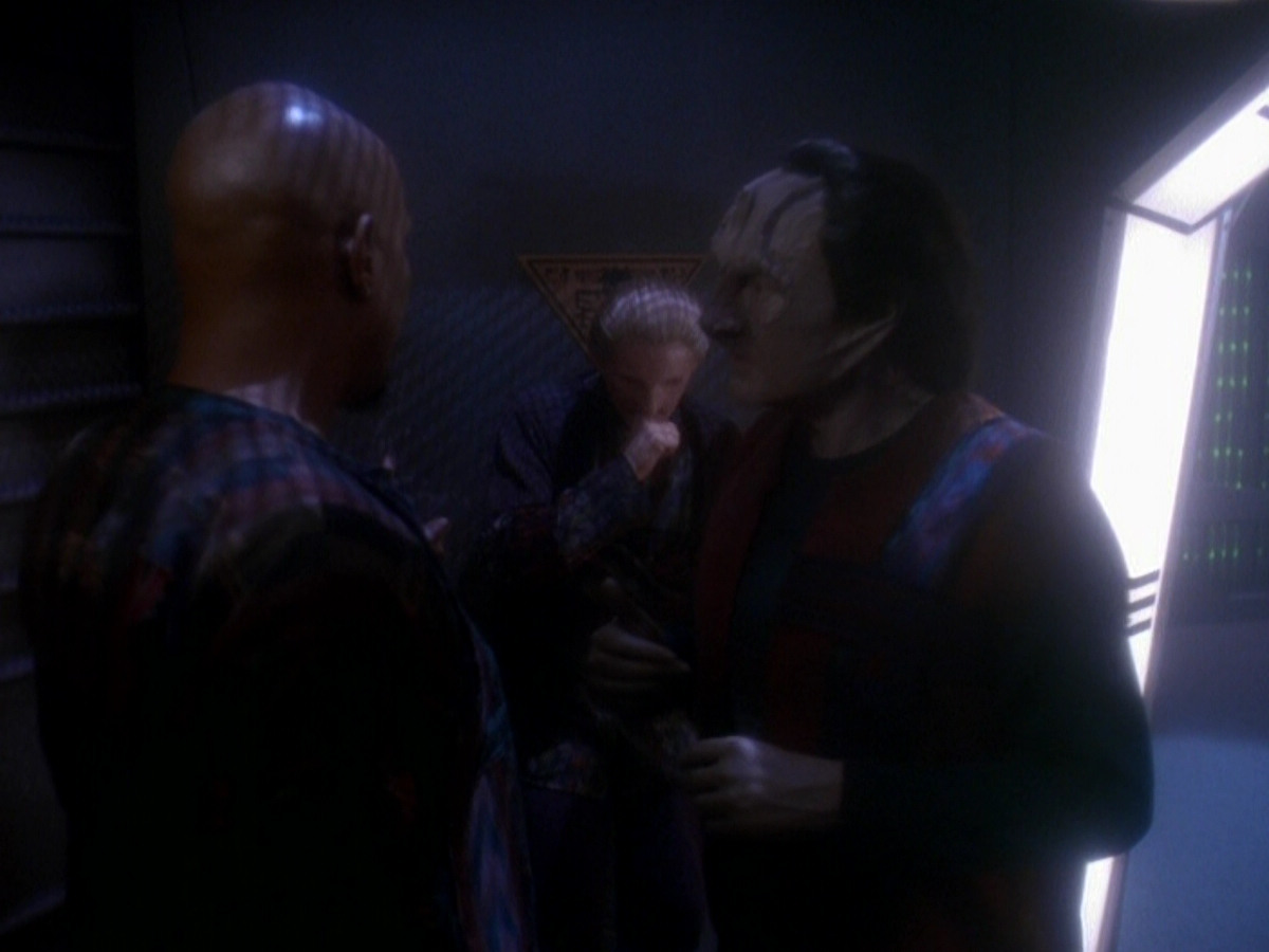 extant_StarTrek_DS9_5x08-ThingsPast_02707.jpg