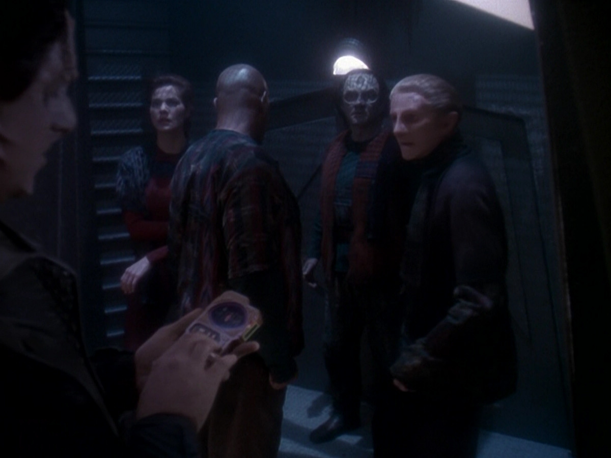 extant_StarTrek_DS9_5x08-ThingsPast_02920.jpg