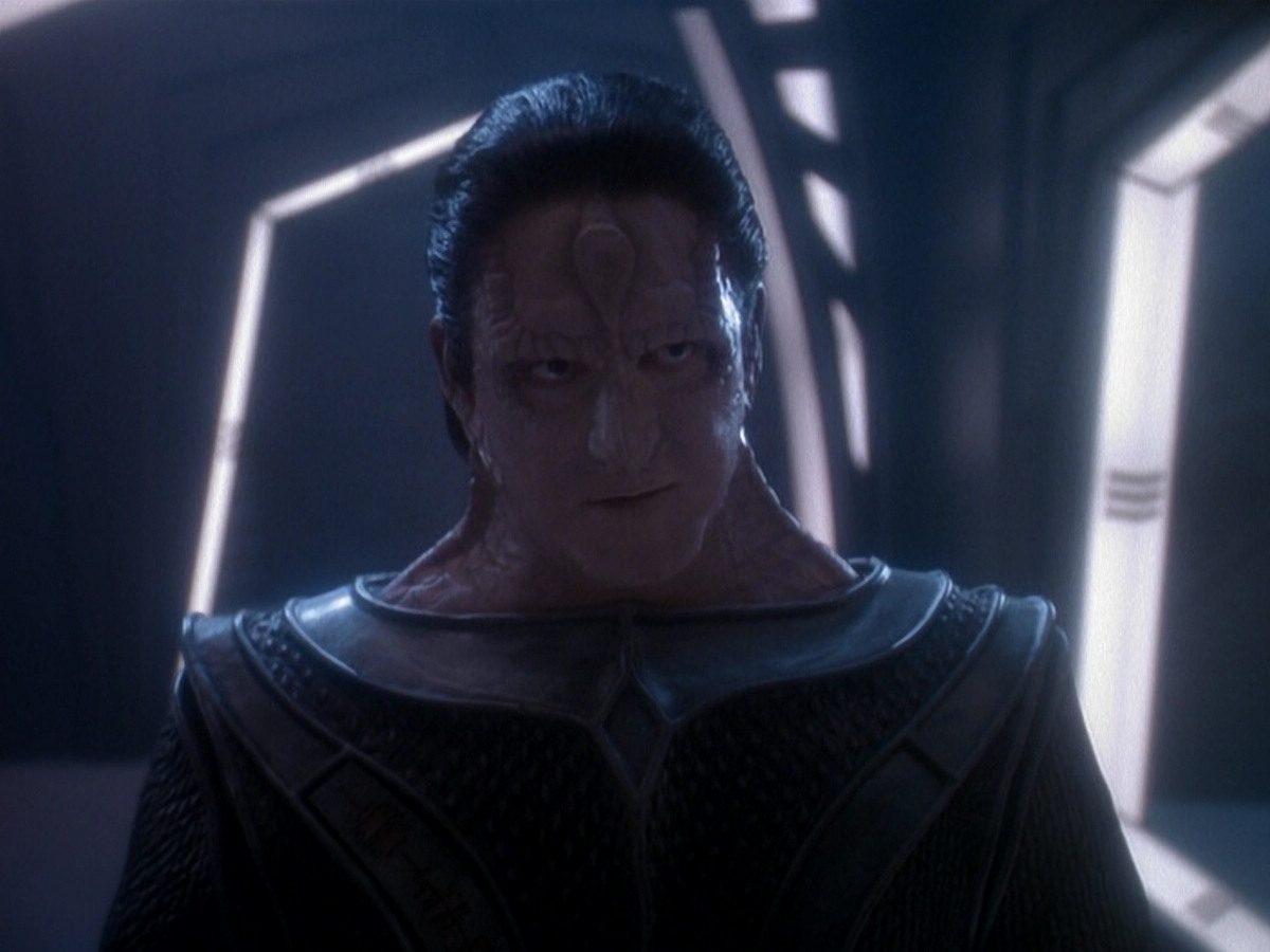extant_StarTrek_DS9_5x08-ThingsPast_02923.jpg