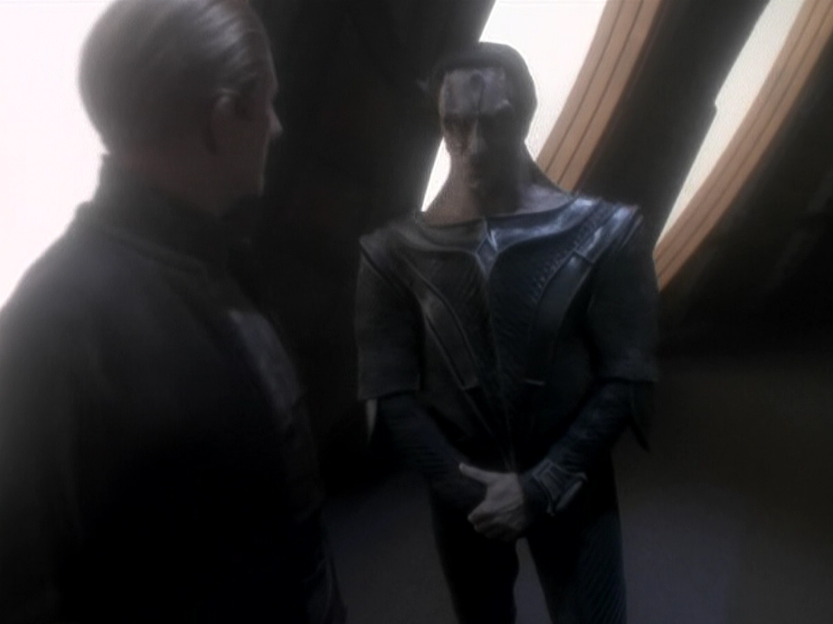 extant_StarTrek_DS9_5x08-ThingsPast_03268.jpg