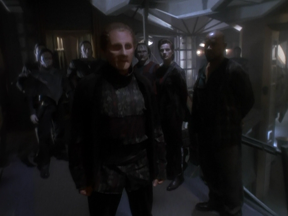 extant_StarTrek_DS9_5x08-ThingsPast_03306.jpg