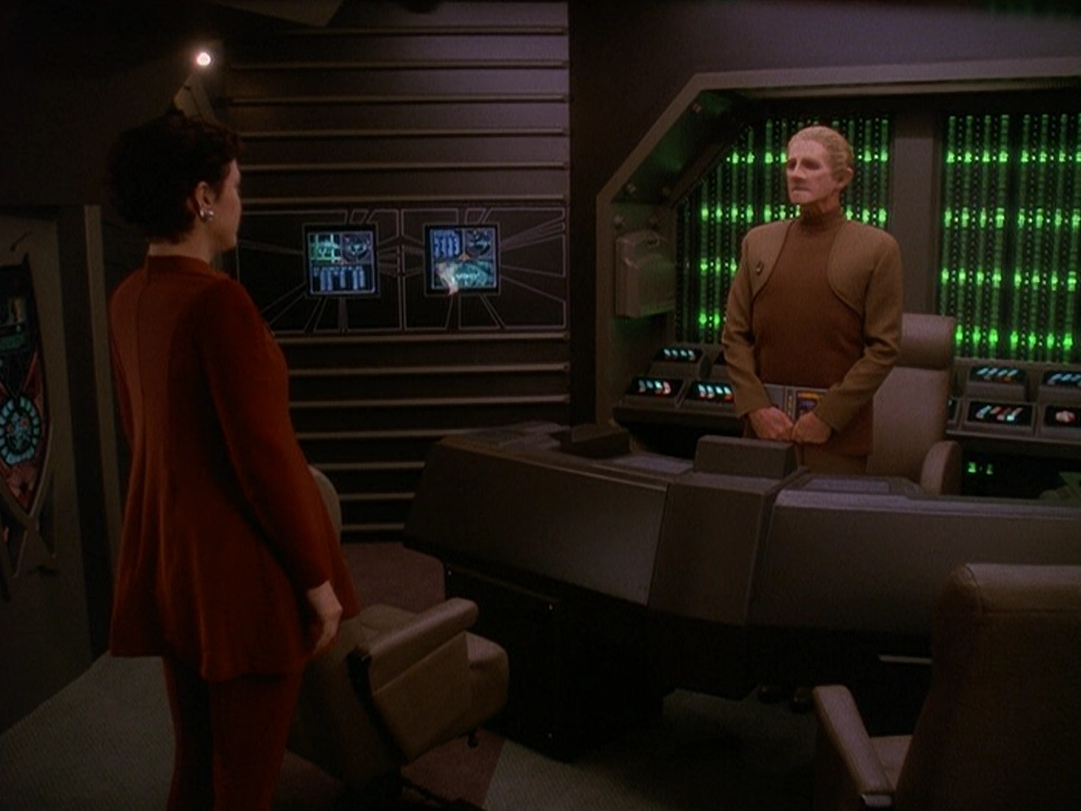 extant_StarTrek_DS9_5x08-ThingsPast_03626.jpg