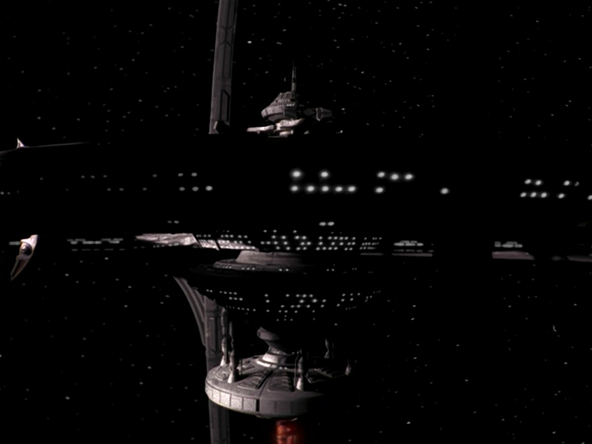 extant_StarTrek_DS9_5x08-ThingsPast_03774.jpg