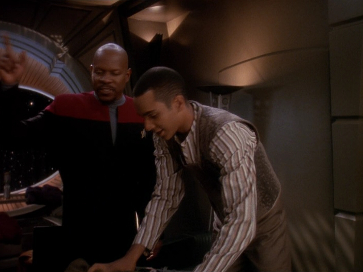 extant_StarTrek_DS9_5x09-TheAscent_00024.jpg