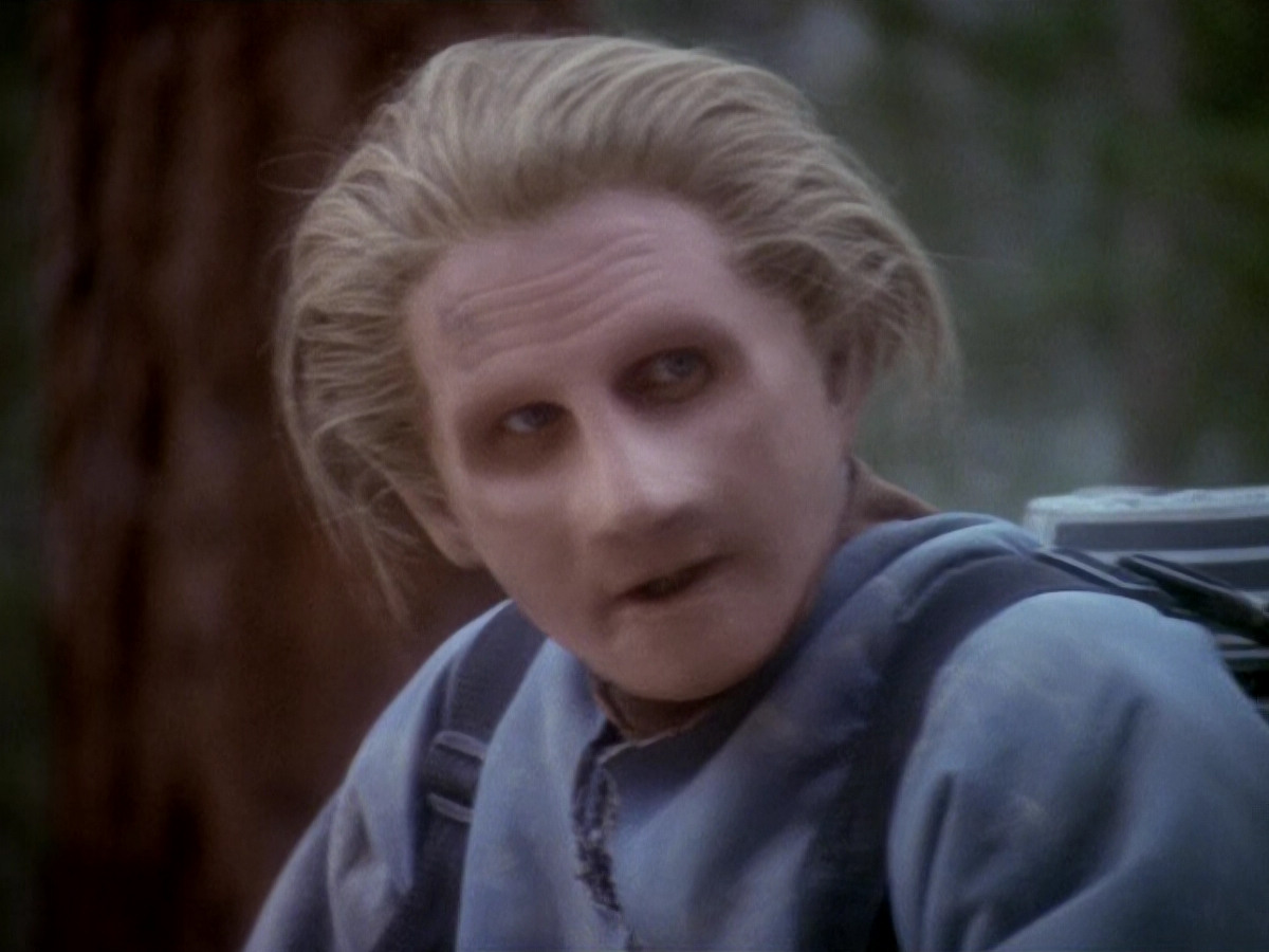 extant_StarTrek_DS9_5x09-TheAscent_02278.jpg