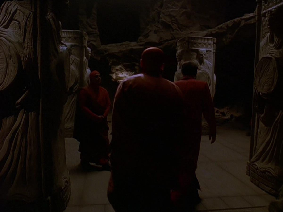 extant_StarTrek_DS9_5x11-TheDarknessAndTheLight_00010.jpg