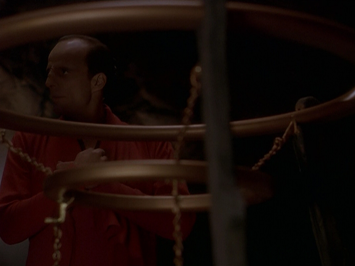 extant_StarTrek_DS9_5x11-TheDarknessAndTheLight_00022.jpg