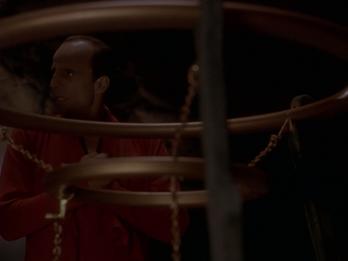 extant_StarTrek_DS9_5x11-TheDarknessAndTheLight_00023.jpg