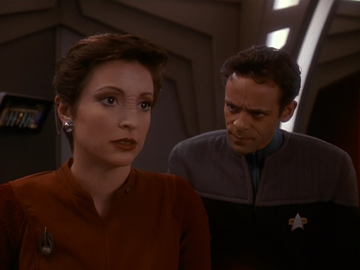 extant_StarTrek_DS9_5x11-TheDarknessAndTheLight_00122.jpg