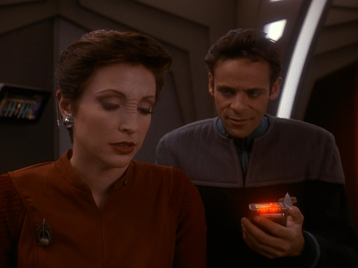 extant_StarTrek_DS9_5x11-TheDarknessAndTheLight_00125.jpg