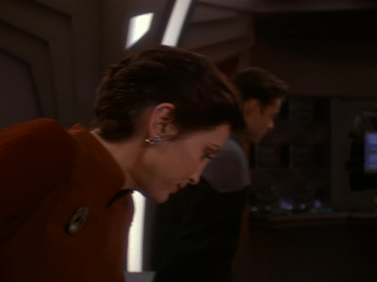 extant_StarTrek_DS9_5x11-TheDarknessAndTheLight_00160.jpg