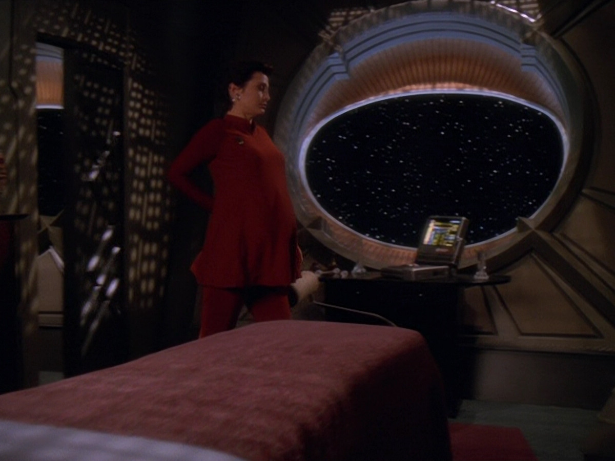 extant_StarTrek_DS9_5x11-TheDarknessAndTheLight_00252.jpg