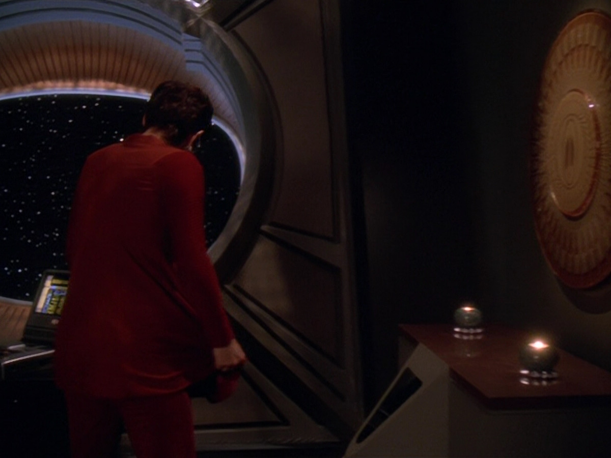 extant_StarTrek_DS9_5x11-TheDarknessAndTheLight_00269.jpg