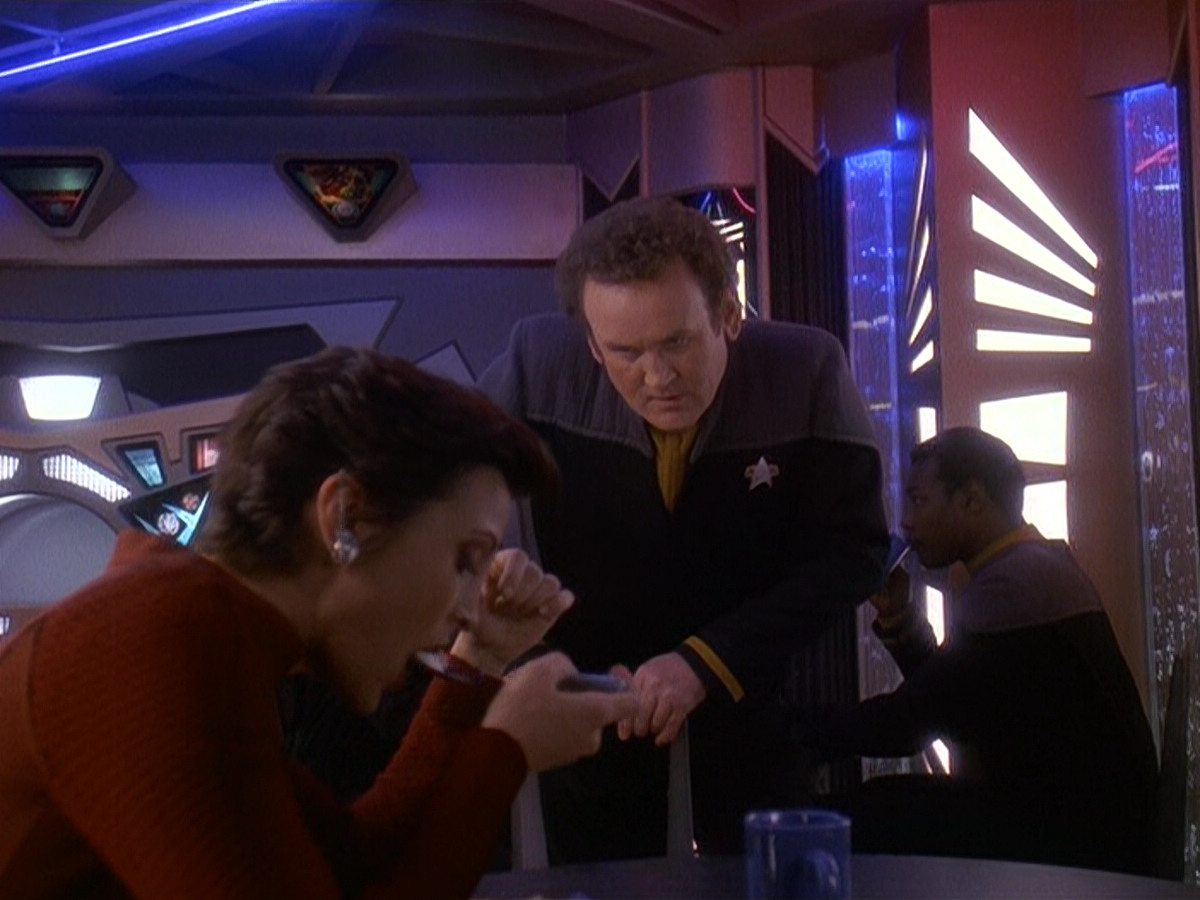 extant_StarTrek_DS9_5x11-TheDarknessAndTheLight_00569.jpg