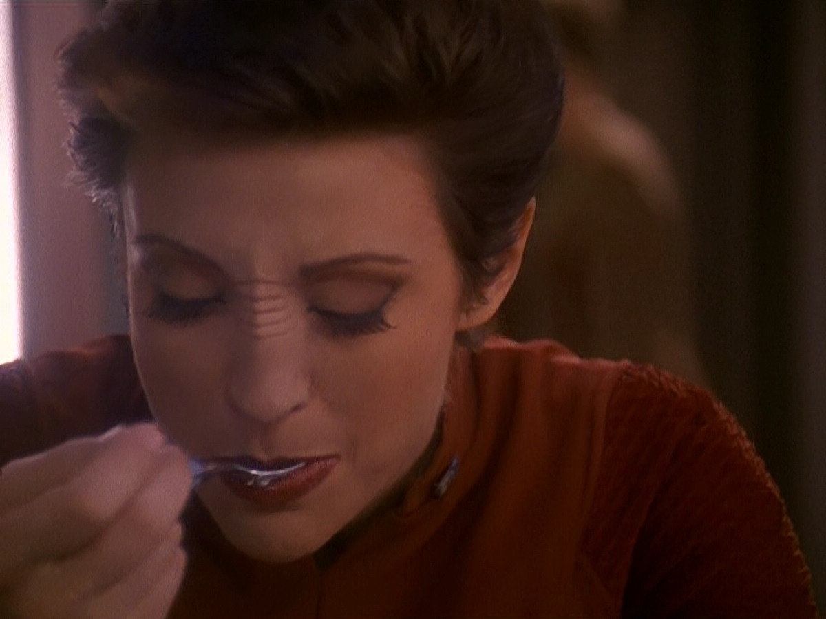 extant_StarTrek_DS9_5x11-TheDarknessAndTheLight_00582.jpg