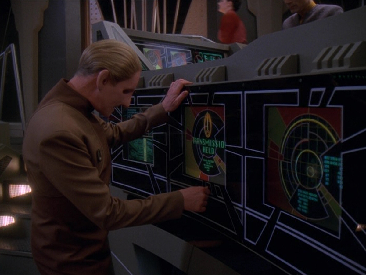 extant_StarTrek_DS9_5x11-TheDarknessAndTheLight_00673.jpg