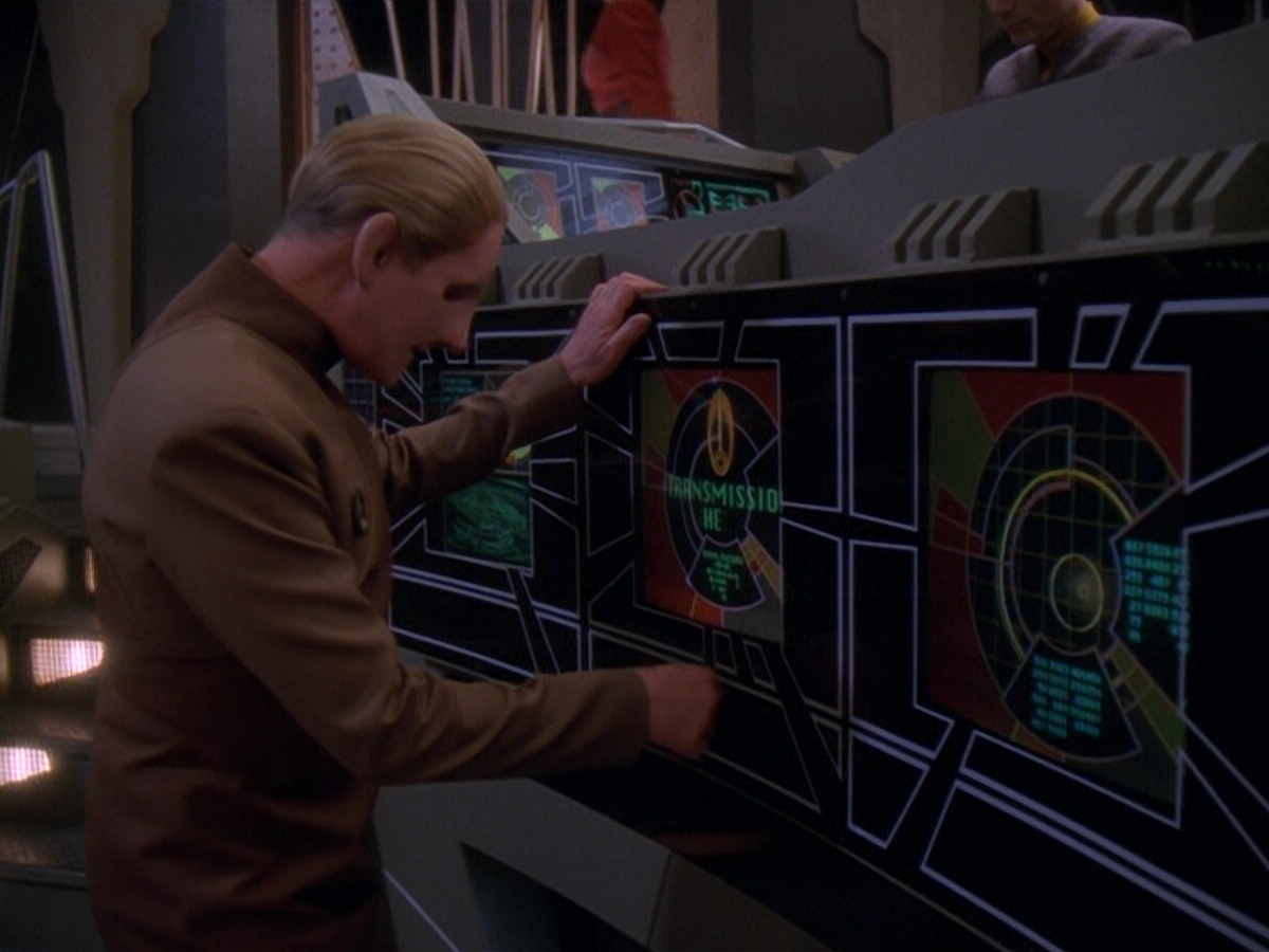 extant_StarTrek_DS9_5x11-TheDarknessAndTheLight_00674.jpg