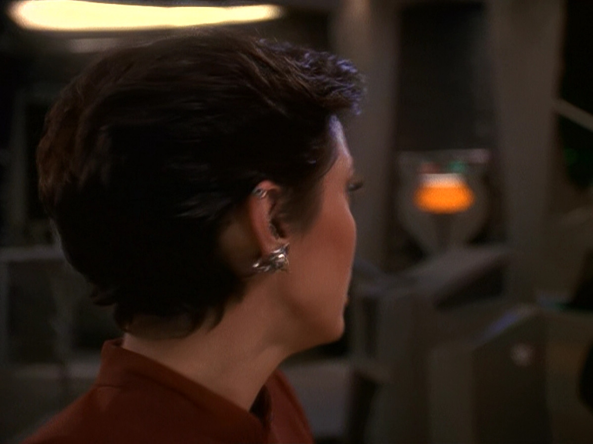 extant_StarTrek_DS9_5x11-TheDarknessAndTheLight_00722.jpg