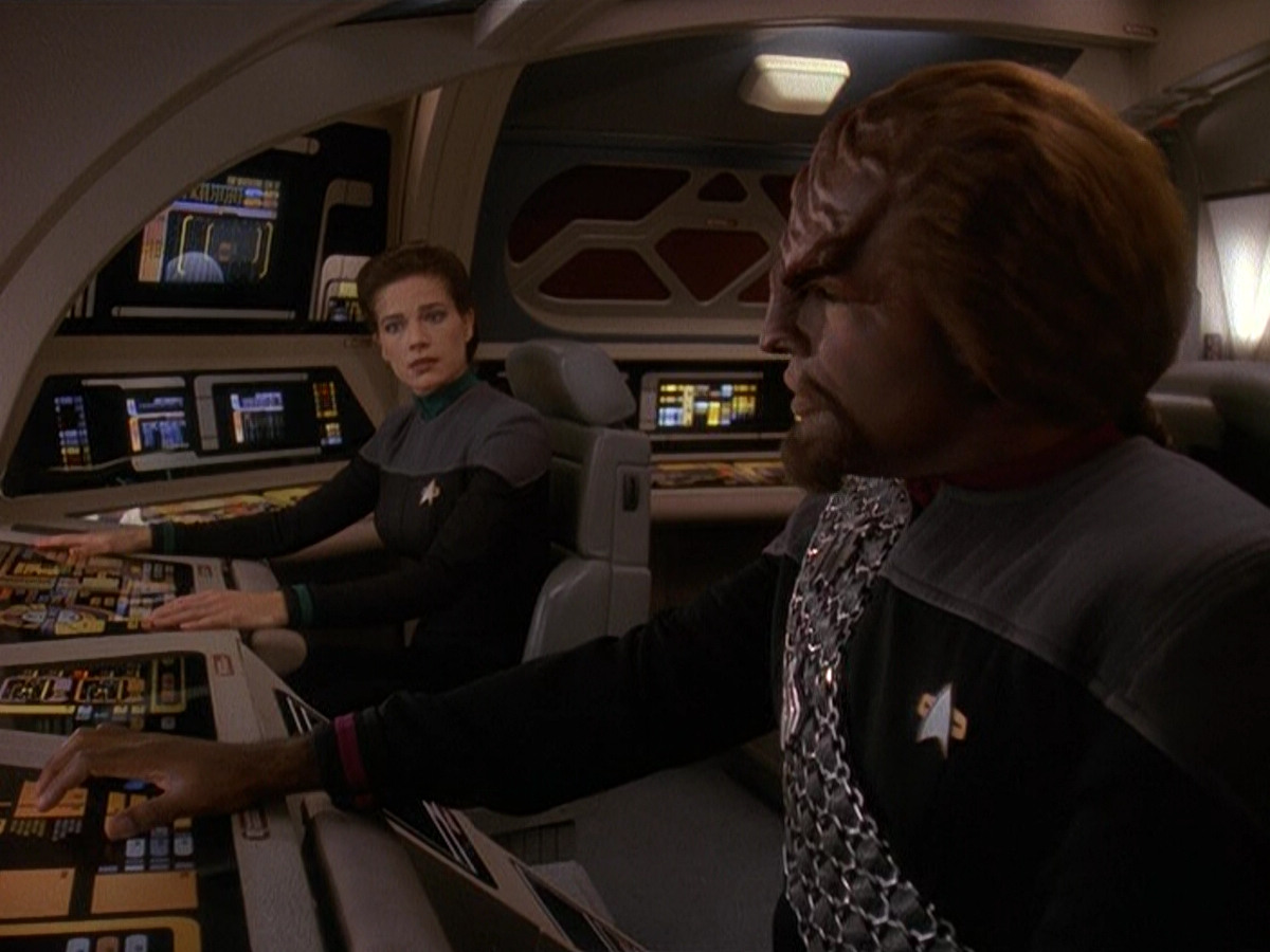 extant_StarTrek_DS9_5x11-TheDarknessAndTheLight_00854.jpg