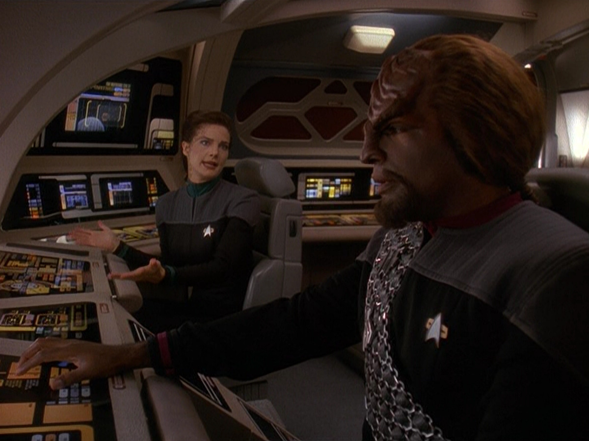 extant_StarTrek_DS9_5x11-TheDarknessAndTheLight_00863.jpg