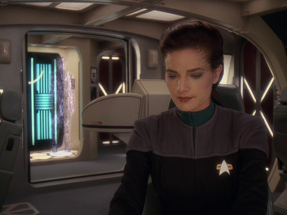extant_StarTrek_DS9_5x11-TheDarknessAndTheLight_00936.jpg