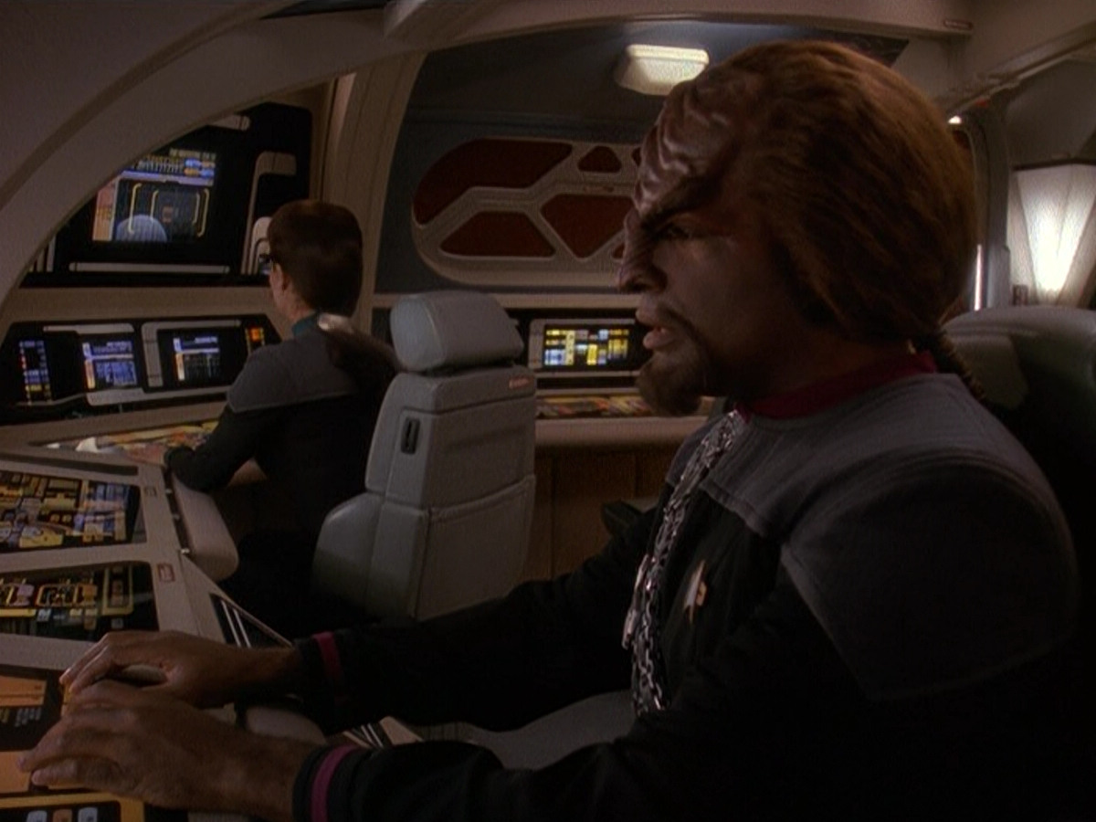 extant_StarTrek_DS9_5x11-TheDarknessAndTheLight_00940.jpg